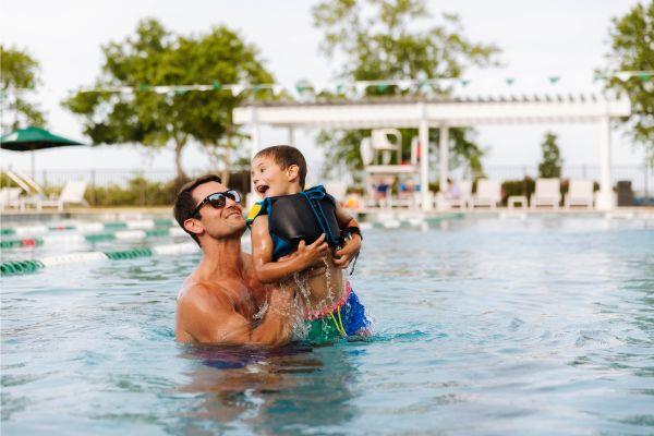 Kids_poolplay